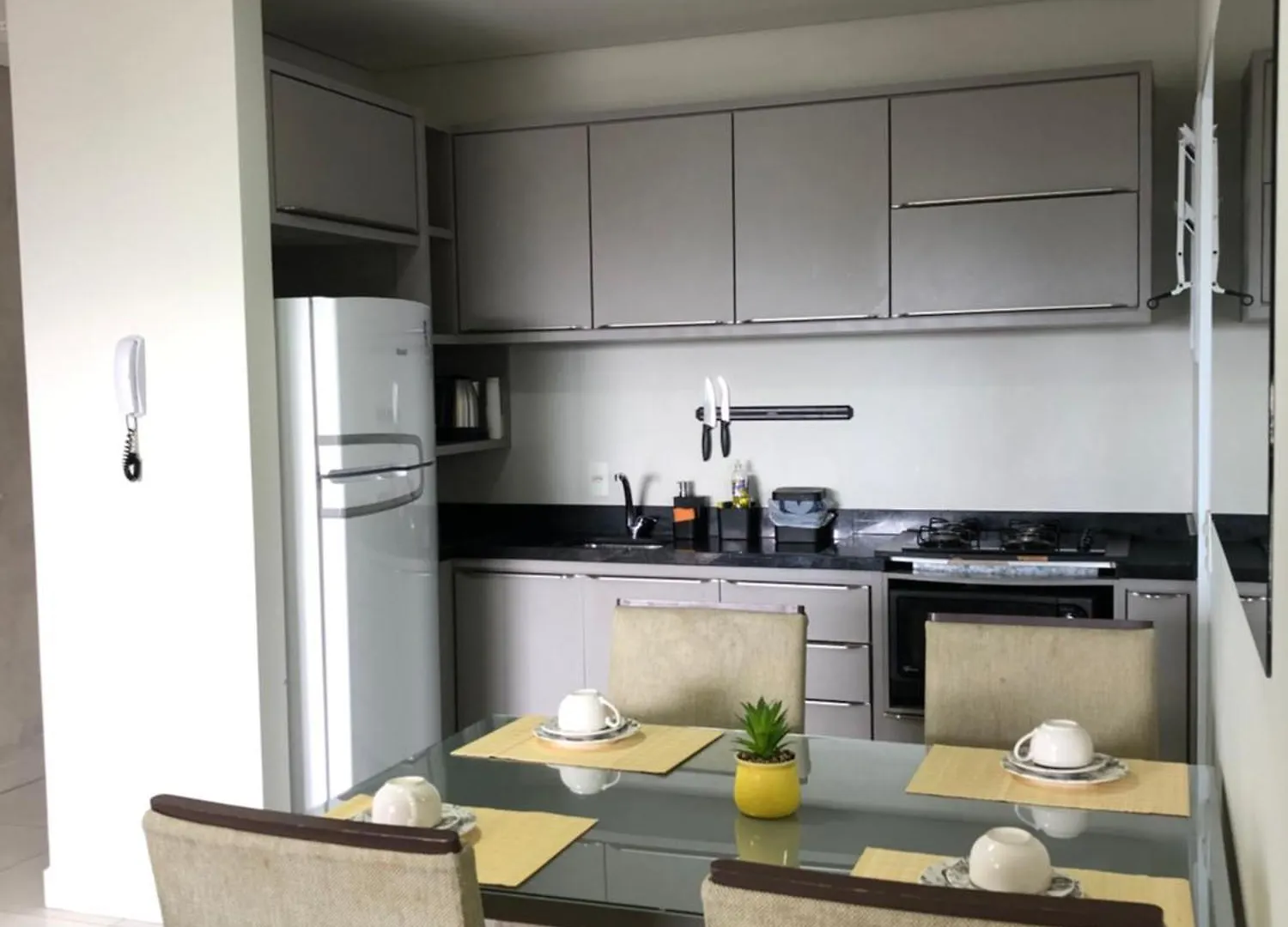 Apartamento Com Vista Beira Mar contacts